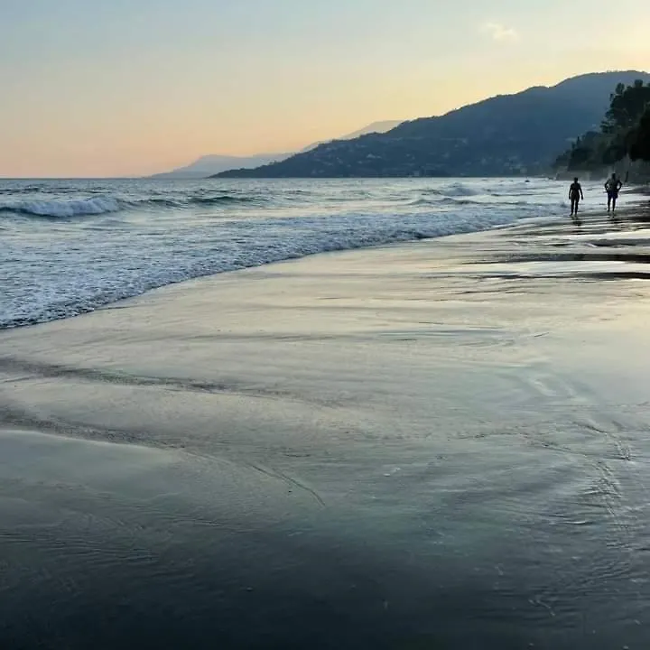 Апартаменты Casa Fronte Mare Вентимилья Италия